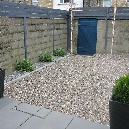 Merton Ave - Victorian Red Brick Terraced House Holiday home *
